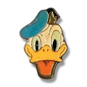 Vintage Nestle Camy Donald Duck Lapel Pin Disney Gold Tone Enamel Spain Portugal